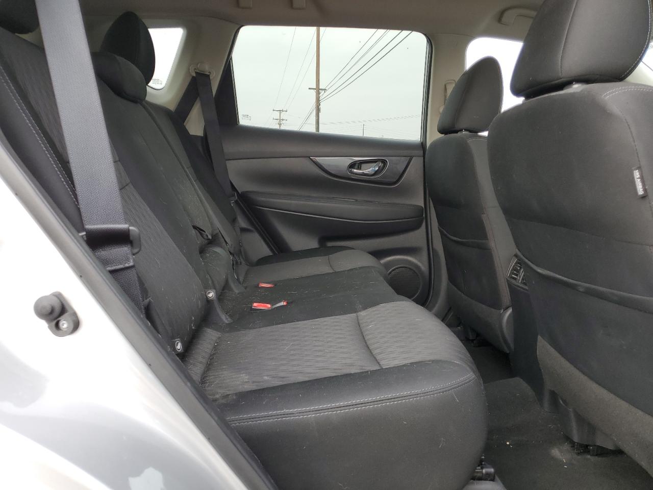 2018 Nissan Rogue - Image 11