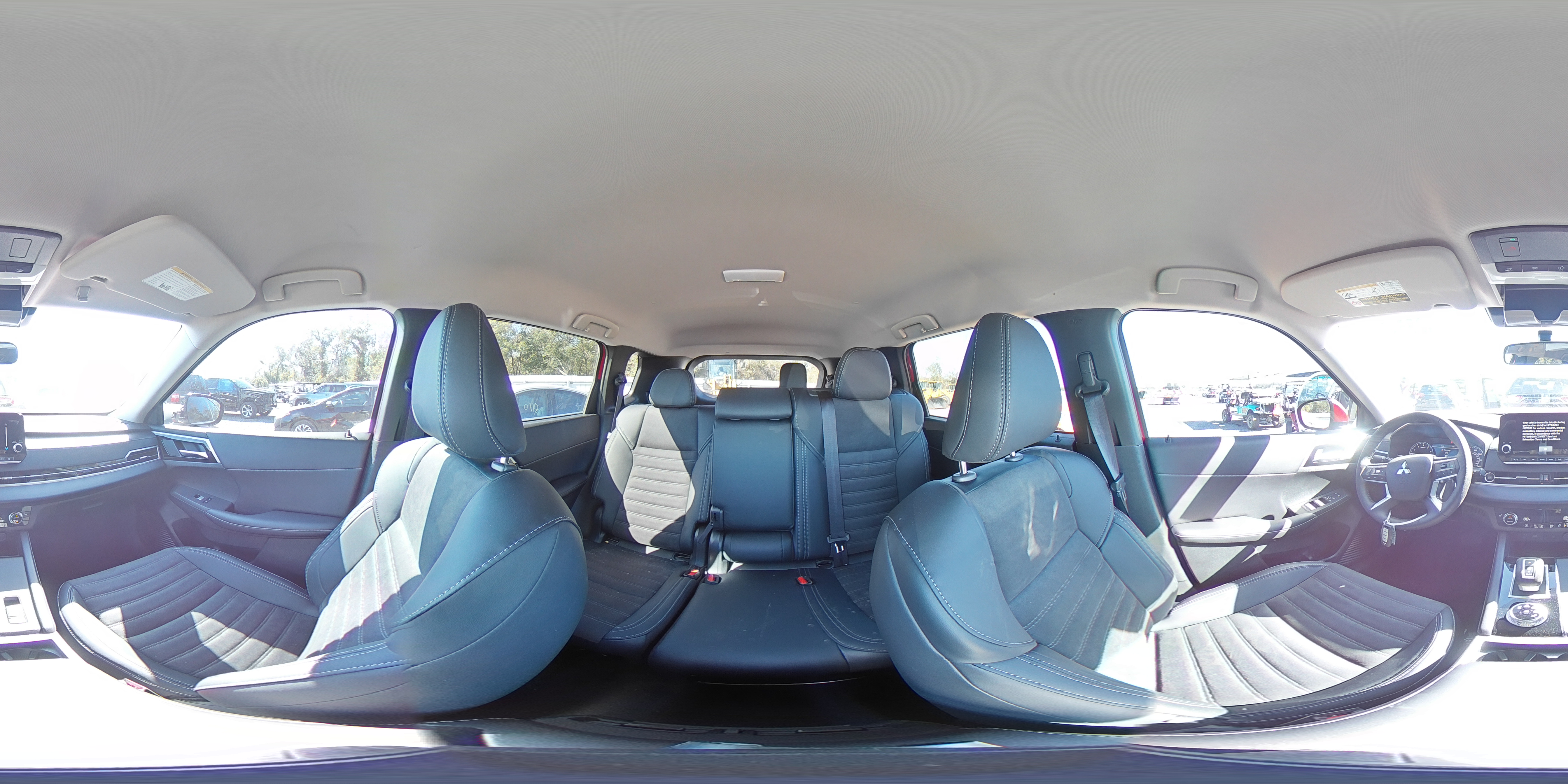 2024 Mitsubishi Outlander - Image 13