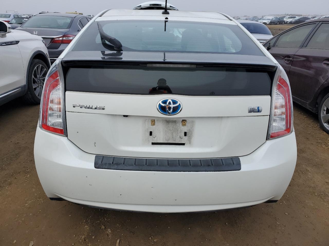 2015 Toyota Prius - Image 6