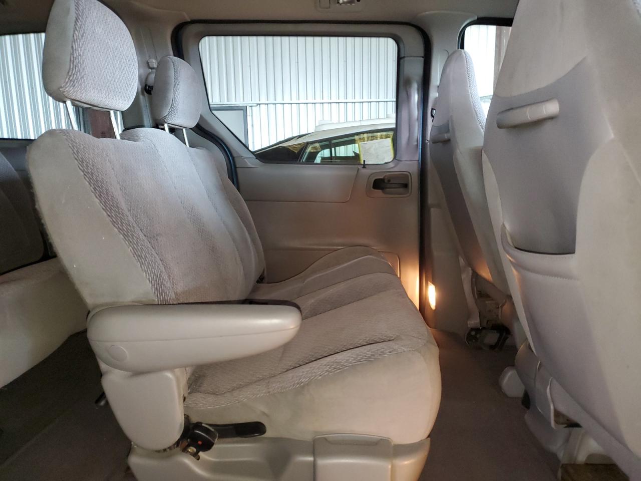 2003 Ford Windstar - Image 11