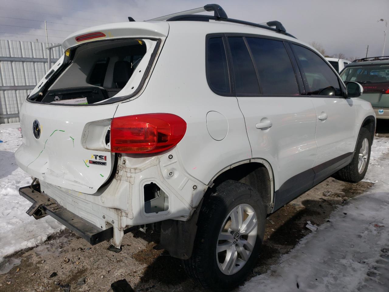2017 Volkswagen Tiguan - Image 3