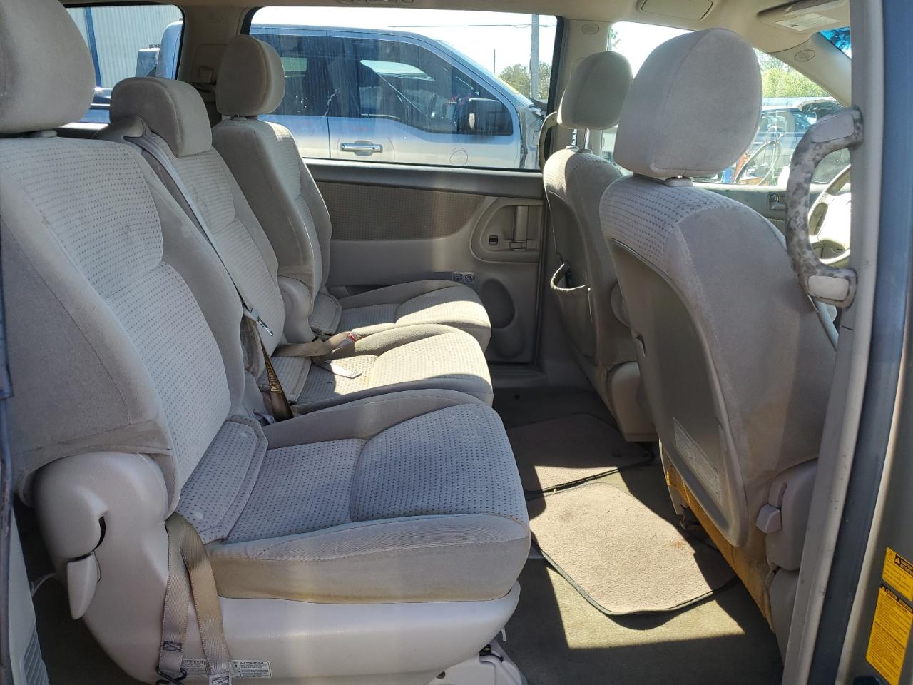 2006 Toyota Sienna - Image 11