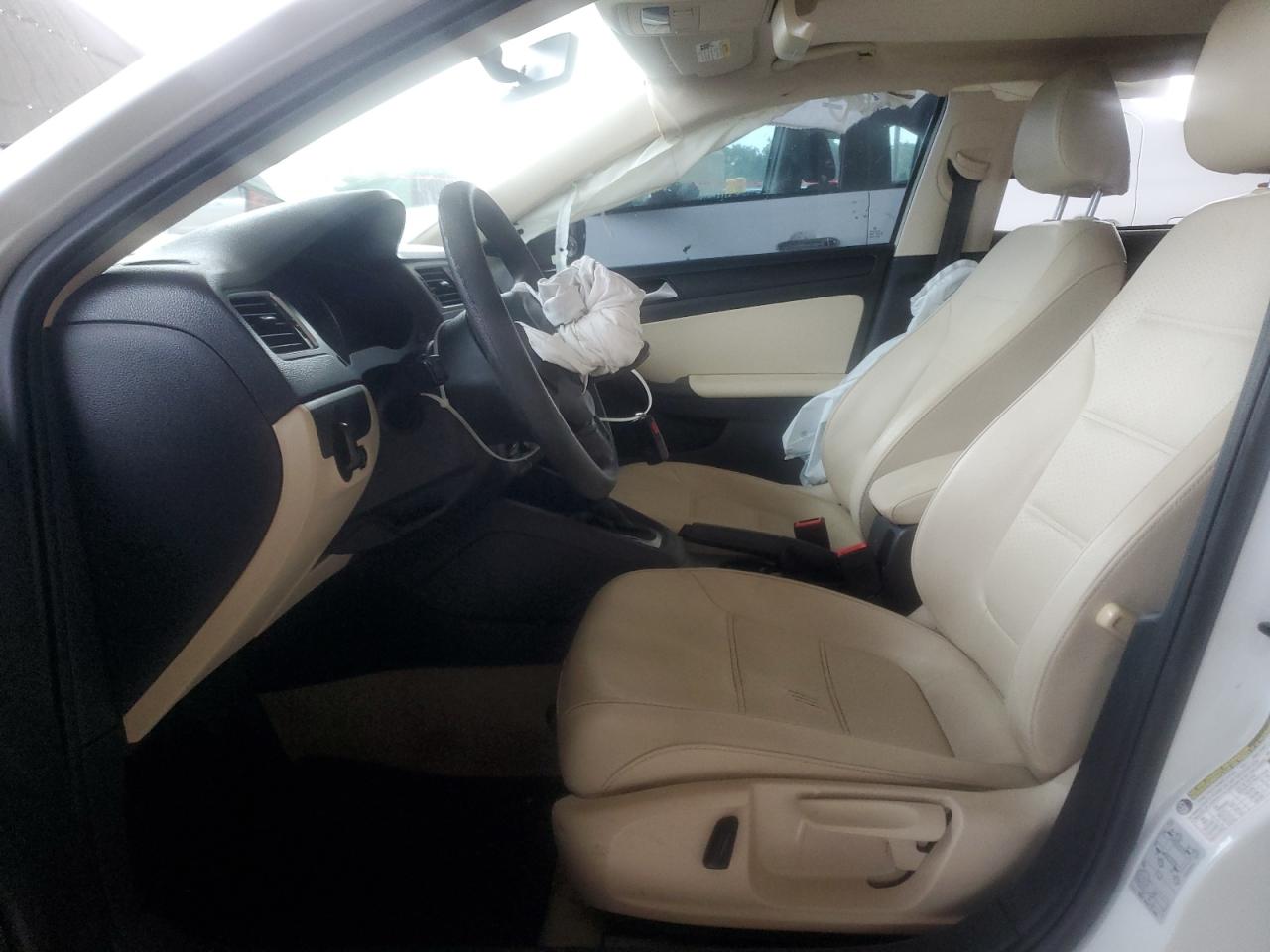 2014 Volkswagen Jetta - Image 7