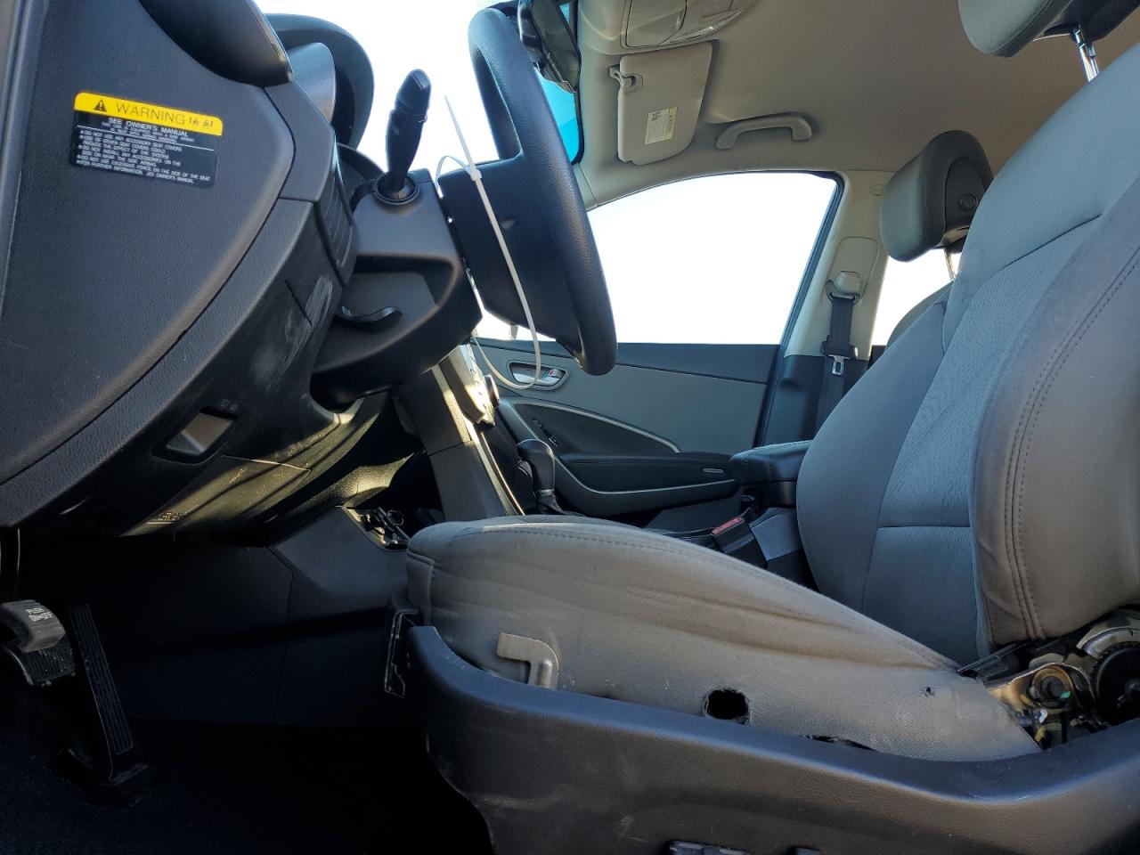 2016 Hyundai Santa Fe - Image 7