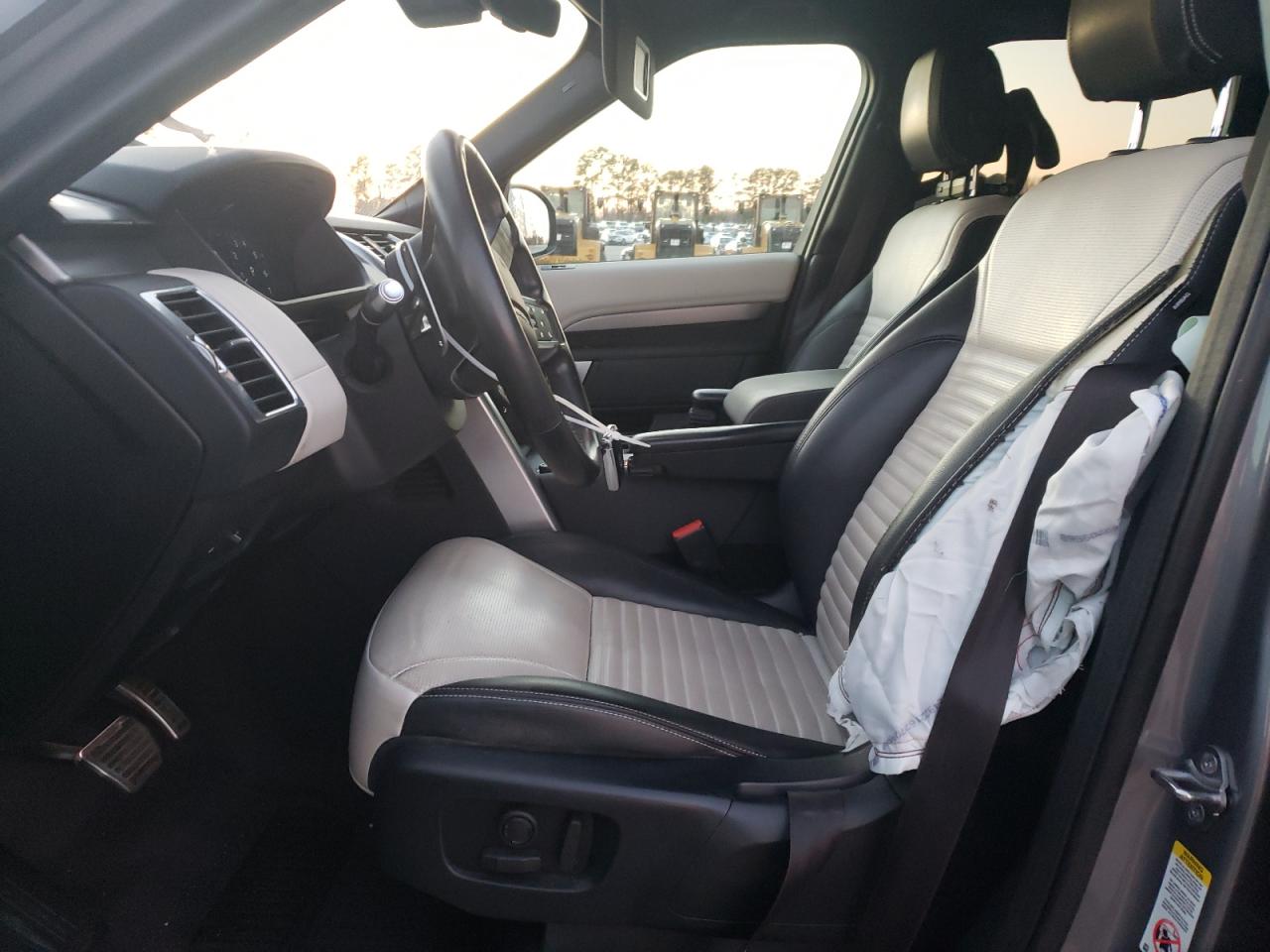 2021 Land Rover Discovery - Image 7