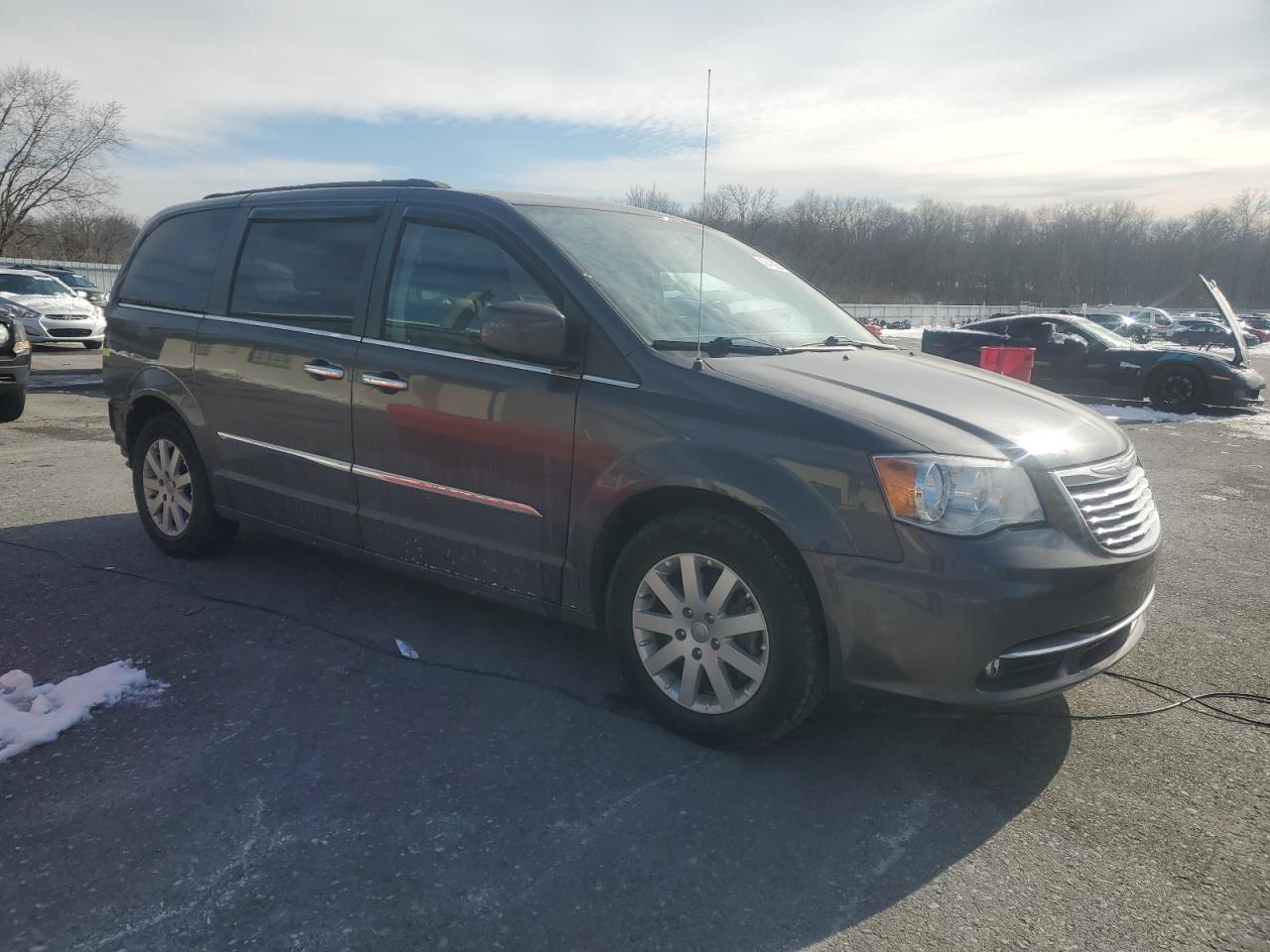 2016 Chrysler Town & Country - Image 4