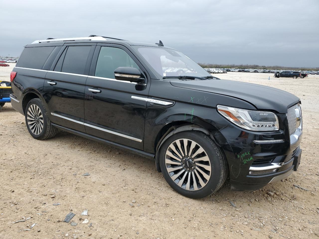 2019 Lincoln Navigator - Image 4