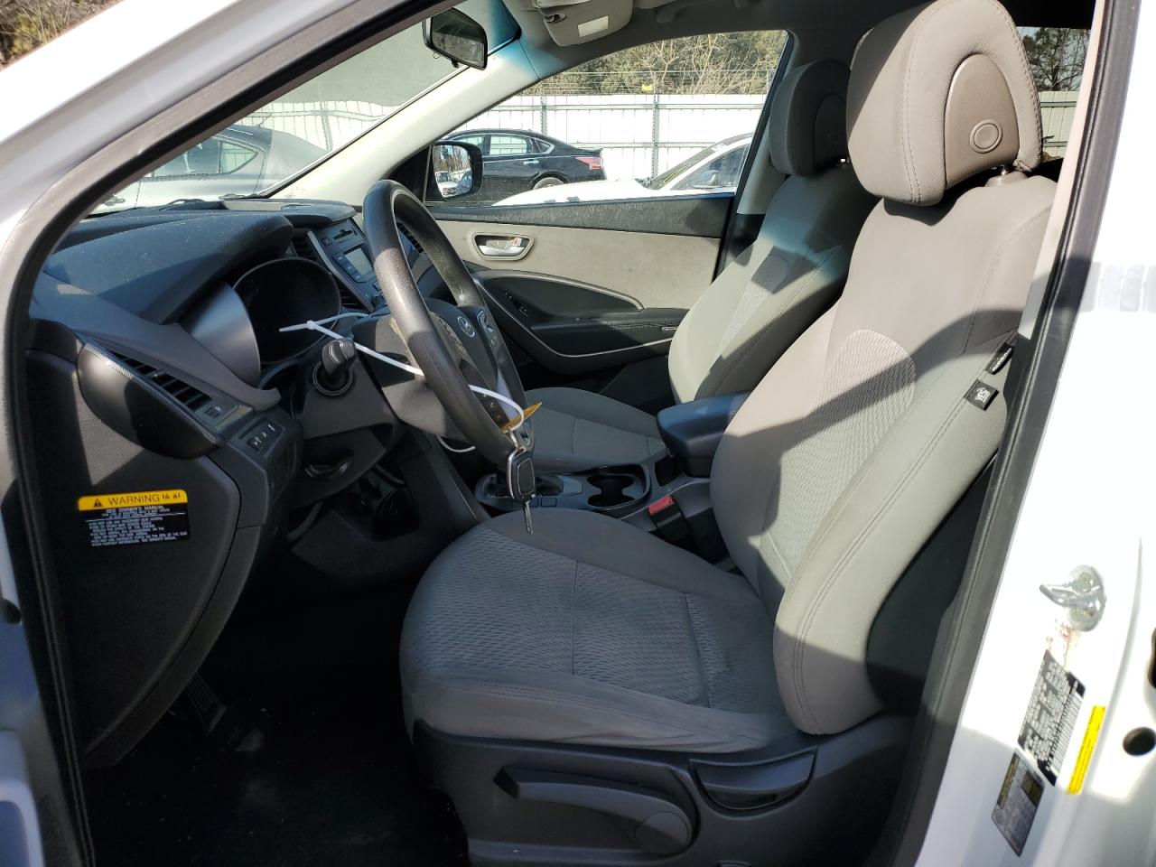 2016 Hyundai Santa Fe - Image 7