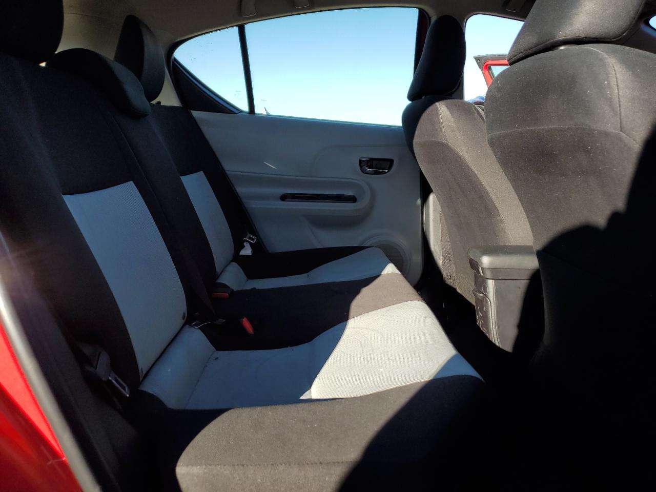 2013 Toyota Prius - Image 10