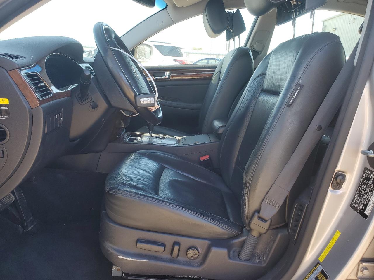 2011 Hyundai Genesis - Image 7