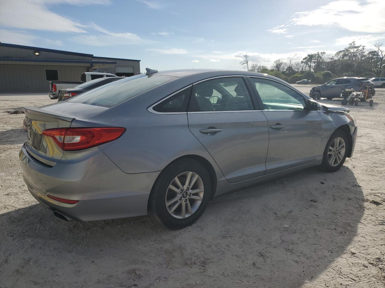 2016 Hyundai Sonata - Image 3