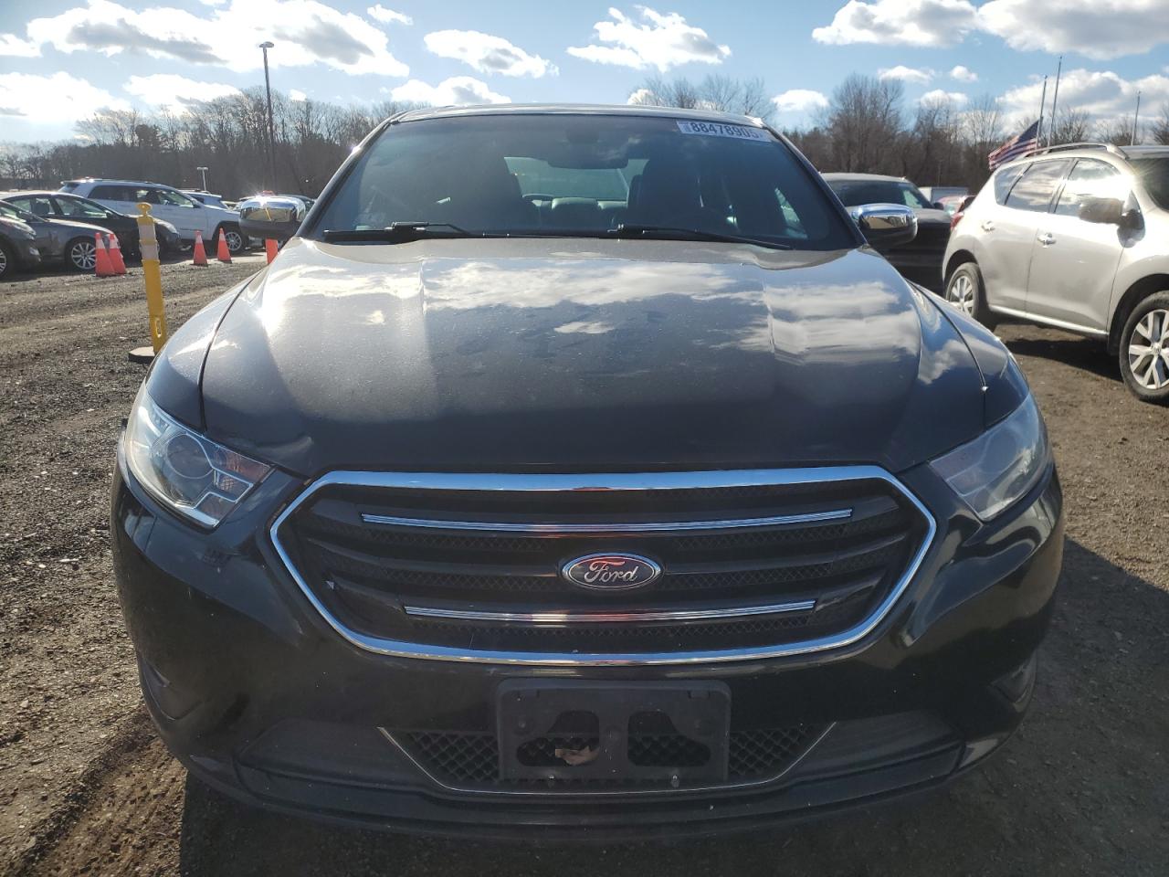 2016 Ford Taurus - Image 5