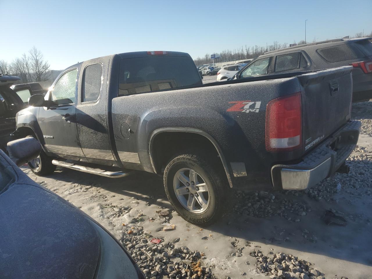 2011 GMC Sierra - Image 2