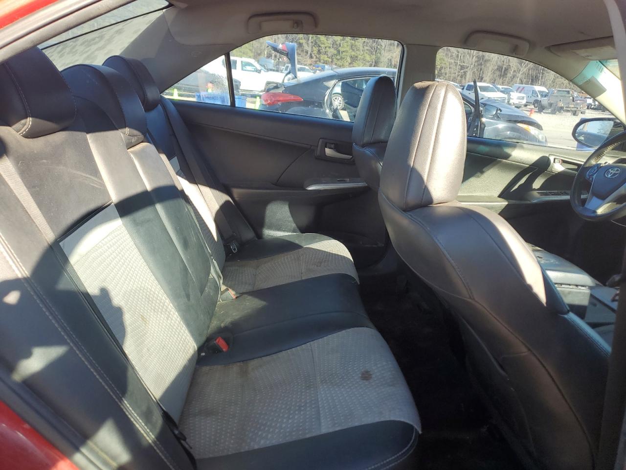 2014 Toyota Camry - Image 10