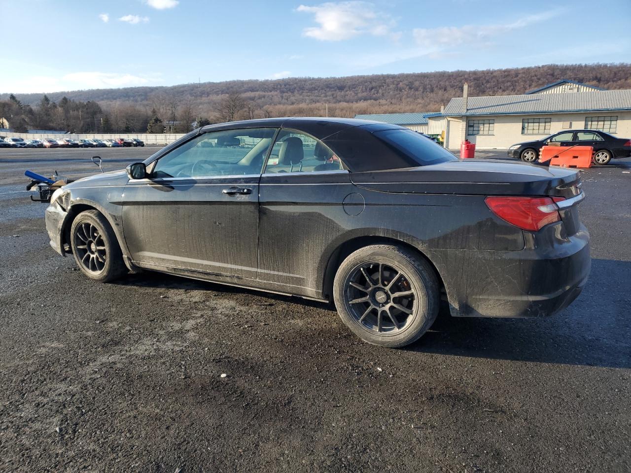 2011 Chrysler 200 - Image 2