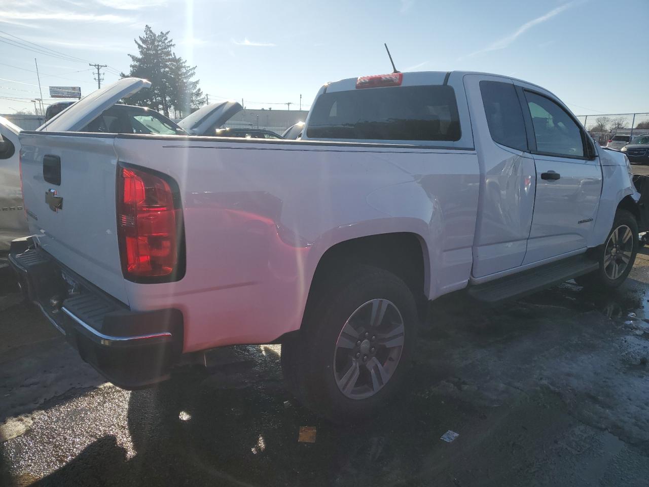 2018 Chevrolet Colorado - Image 3
