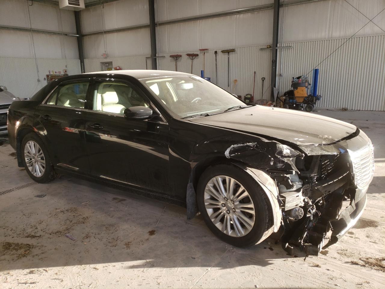 2013 Chrysler 300 - Image 4