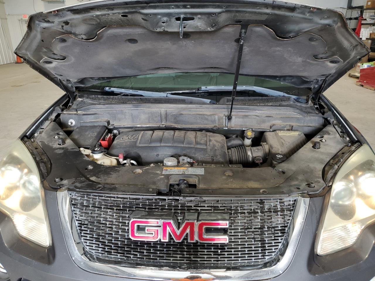 2011 GMC Acadia - Image 12
