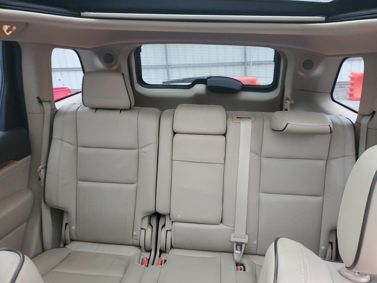 2012 Jeep Grand Cherokee - Image 10
