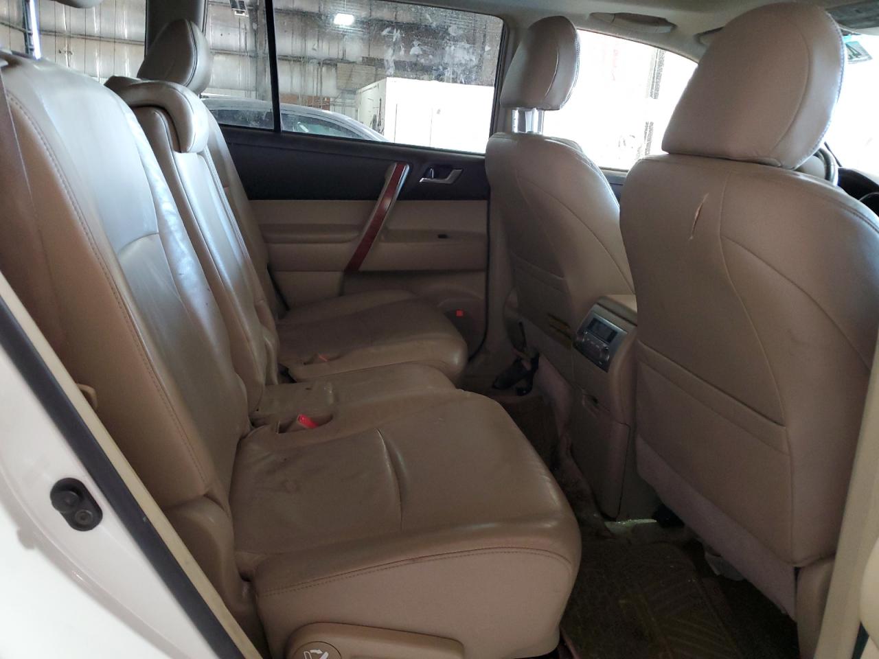 2009 Toyota Highlander - Image 11