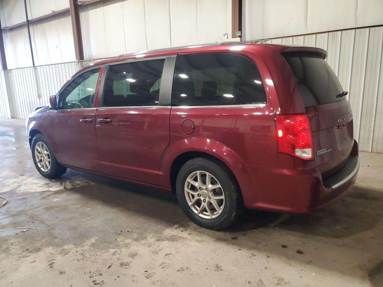 2020 Dodge Caravan - Image 2