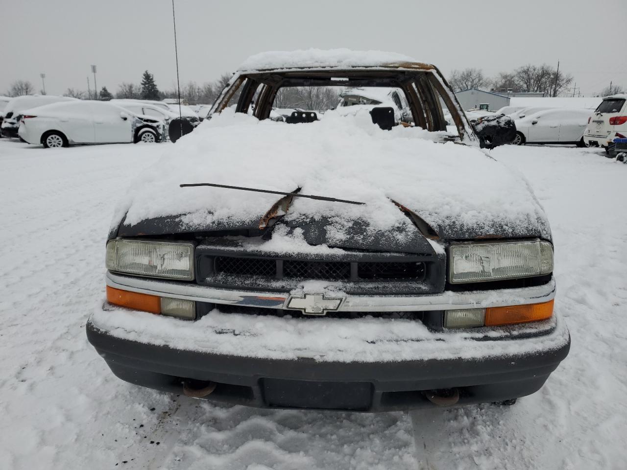 2001 Chevrolet S-10 Pickup - Image 5