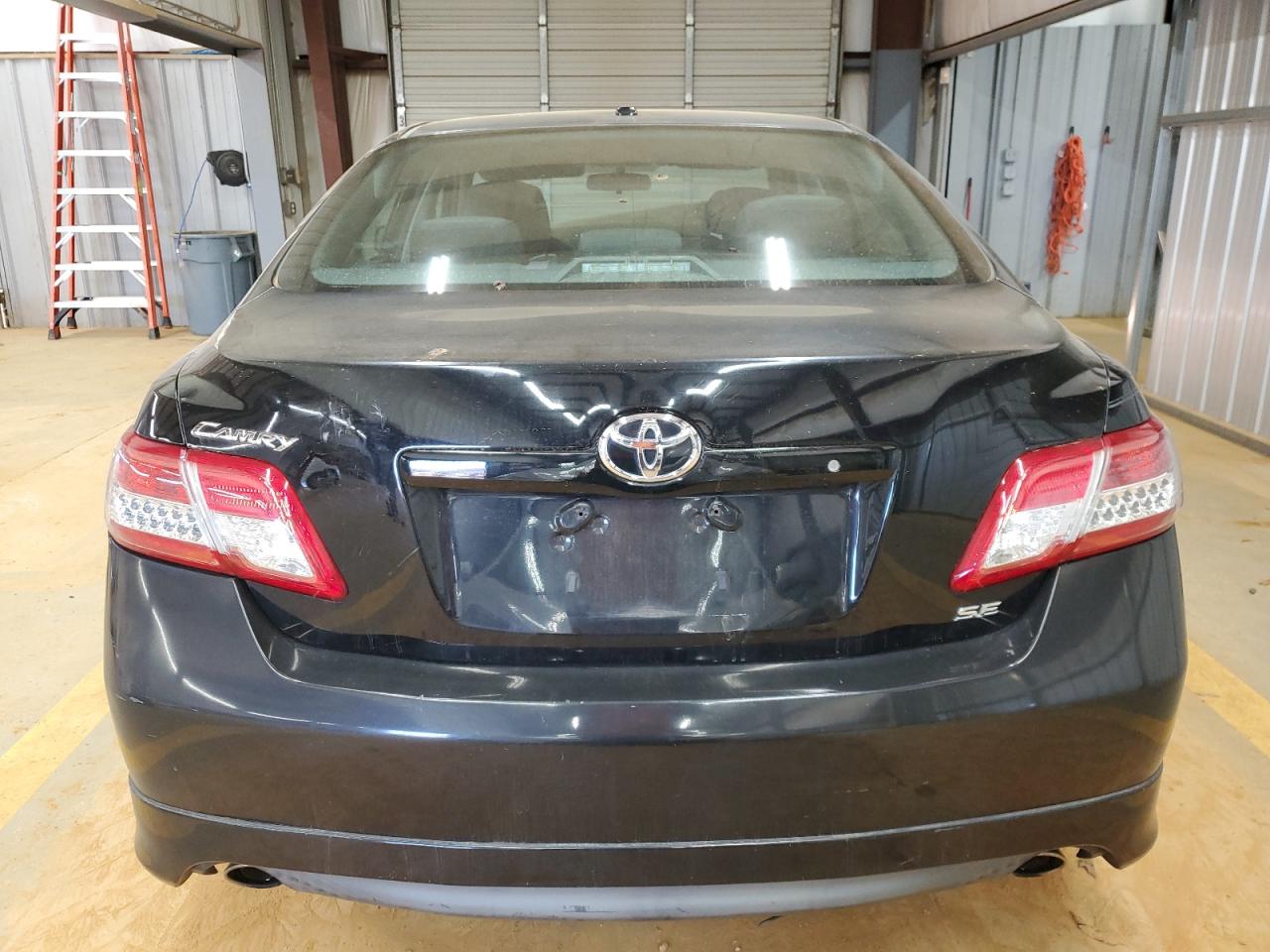 2011 Toyota Camry - Image 6