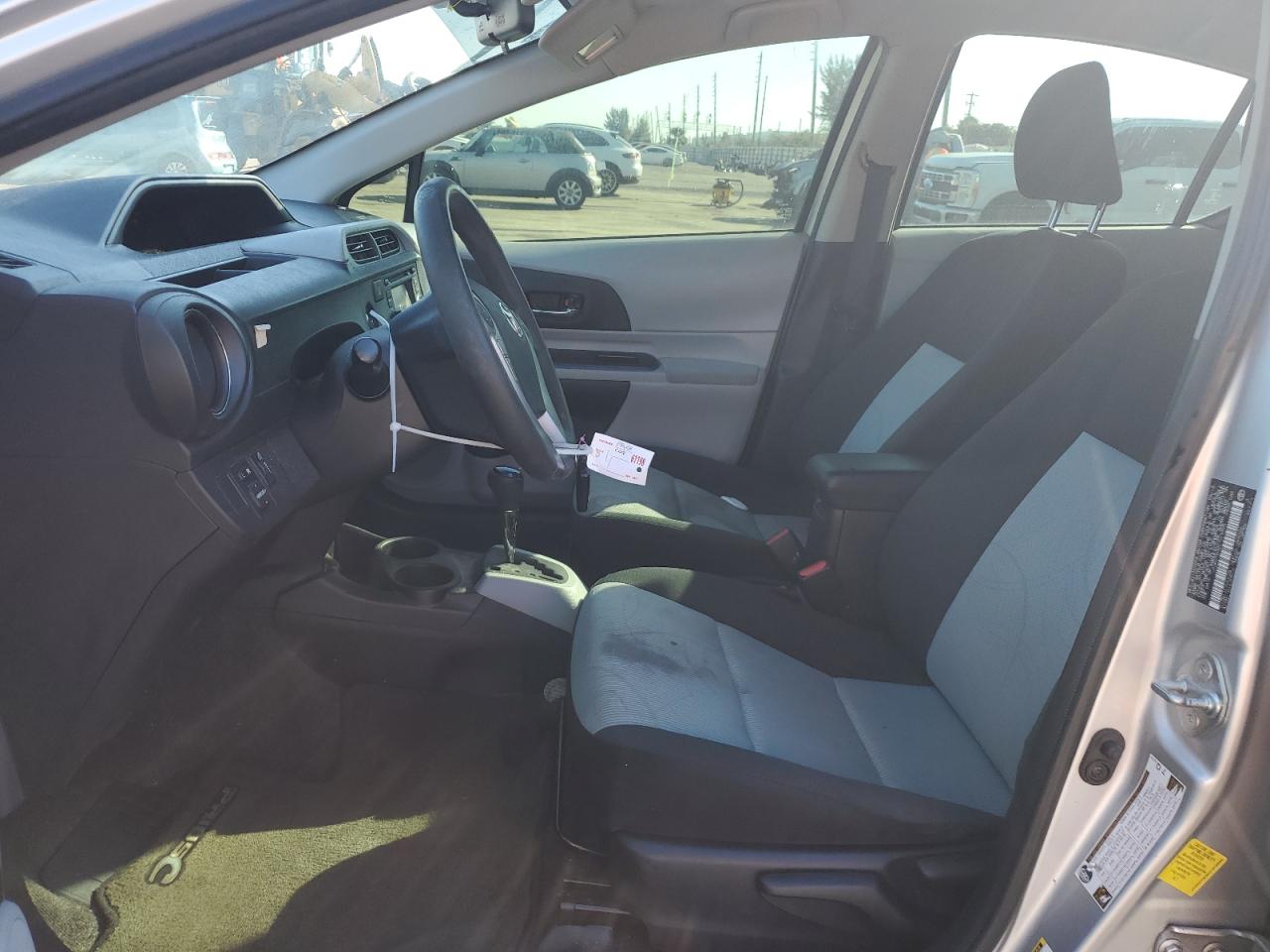 2012 Toyota Prius - Image 7