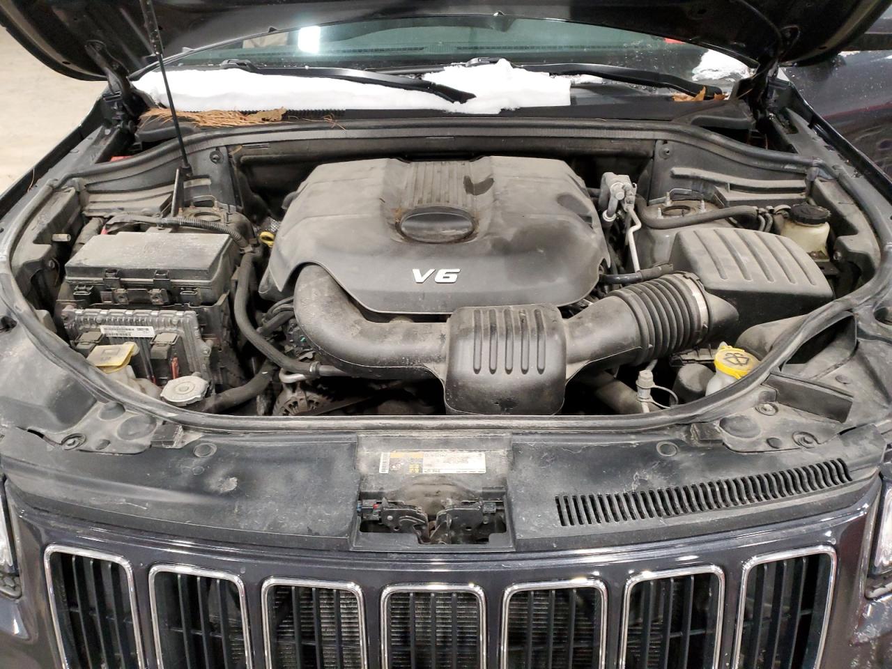 2015 Jeep Grand Cherokee - Image 12