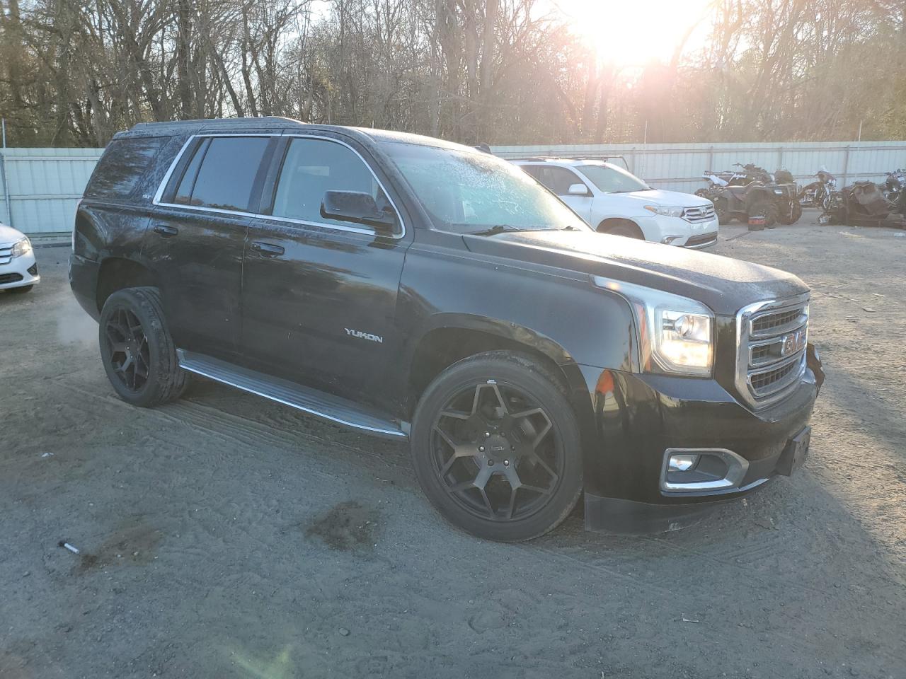 2015 GMC Yukon - Image 4