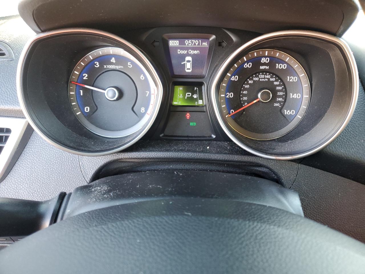 2013 Hyundai Elantra - Image 9