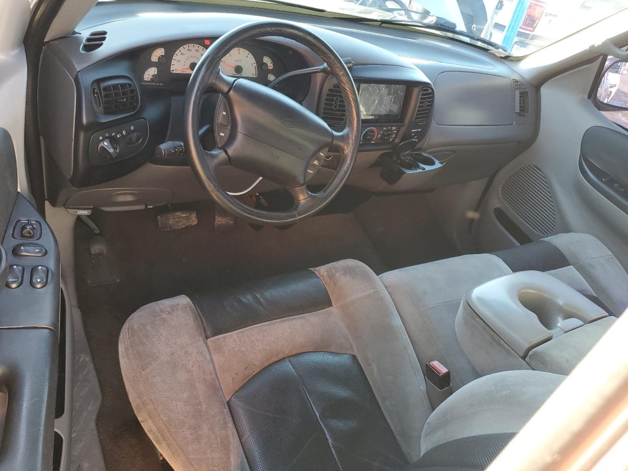 2001 Ford F-150 - Image 8