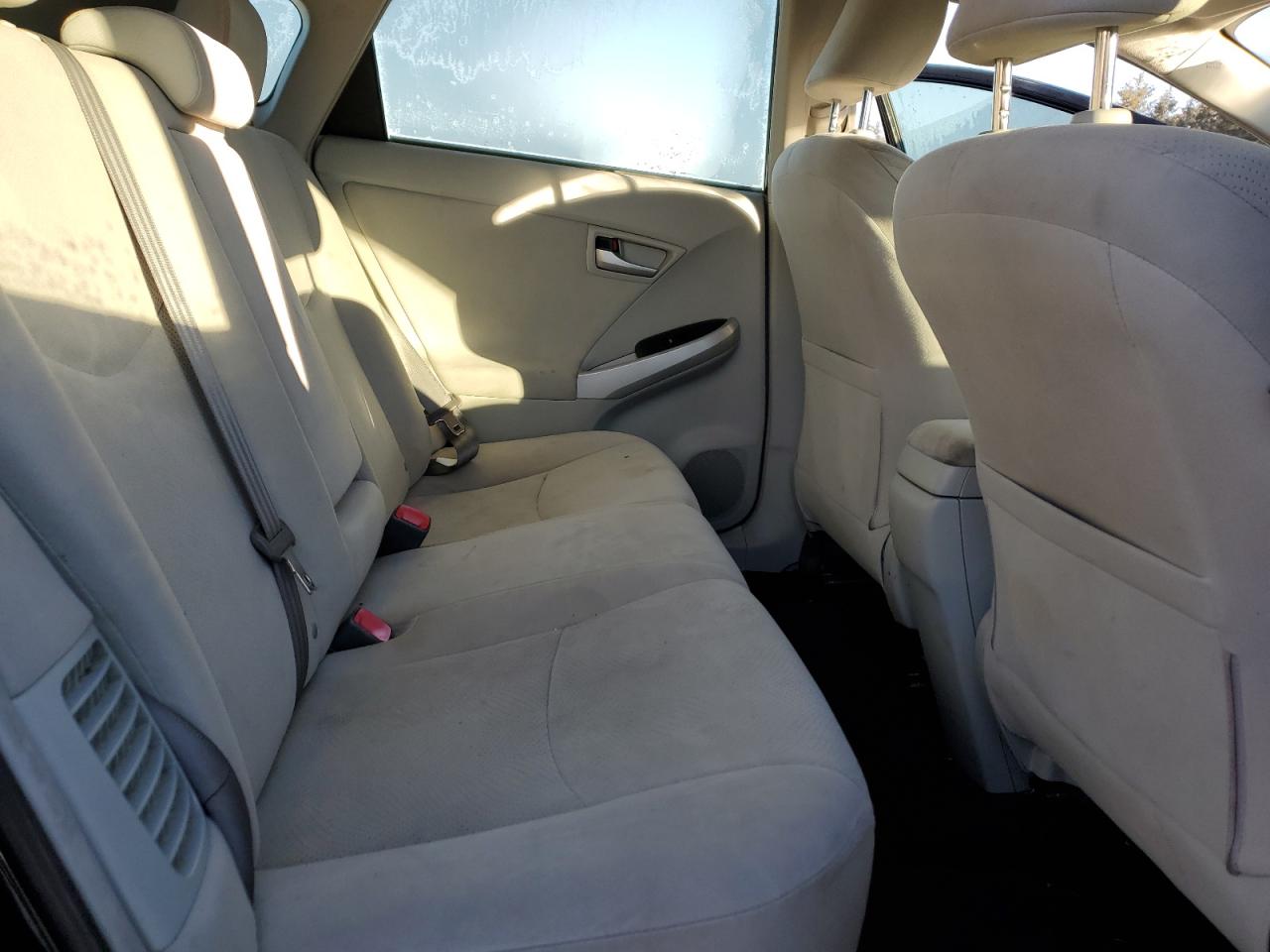 2013 Toyota Prius - Image 10