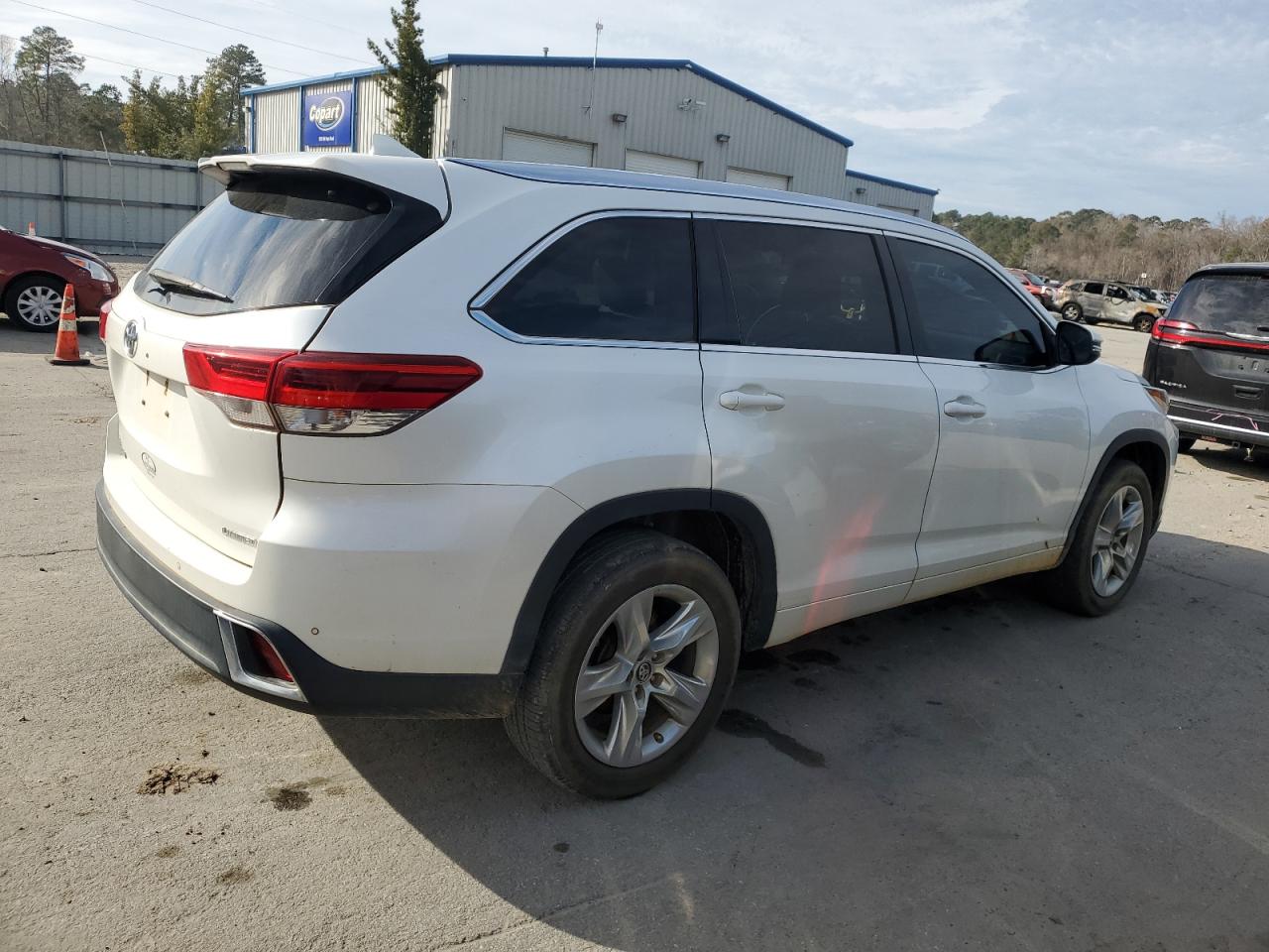 2018 Toyota Highlander - Image 3