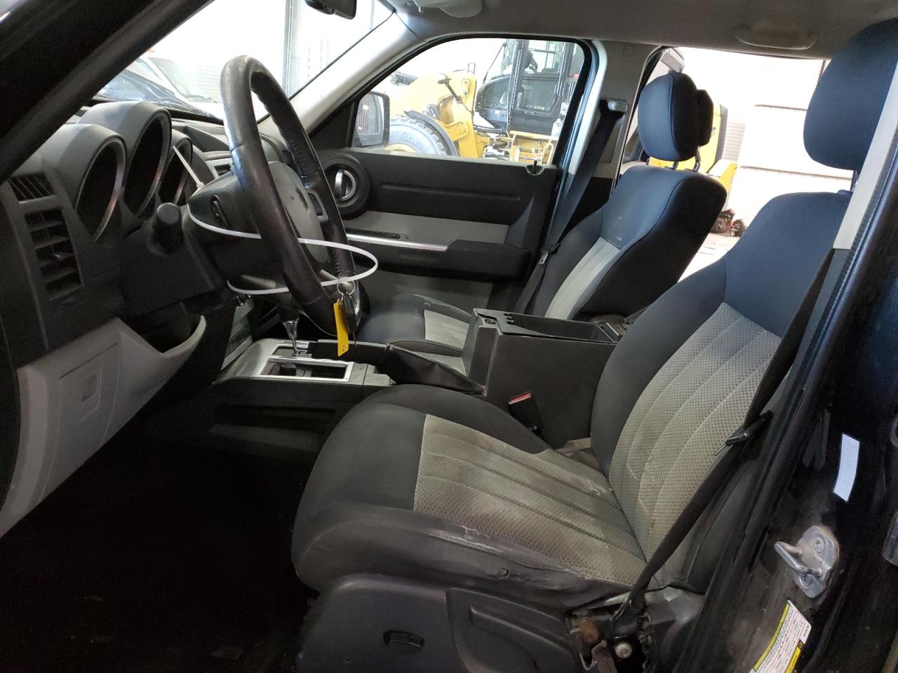 2010 Dodge Nitro - Image 7