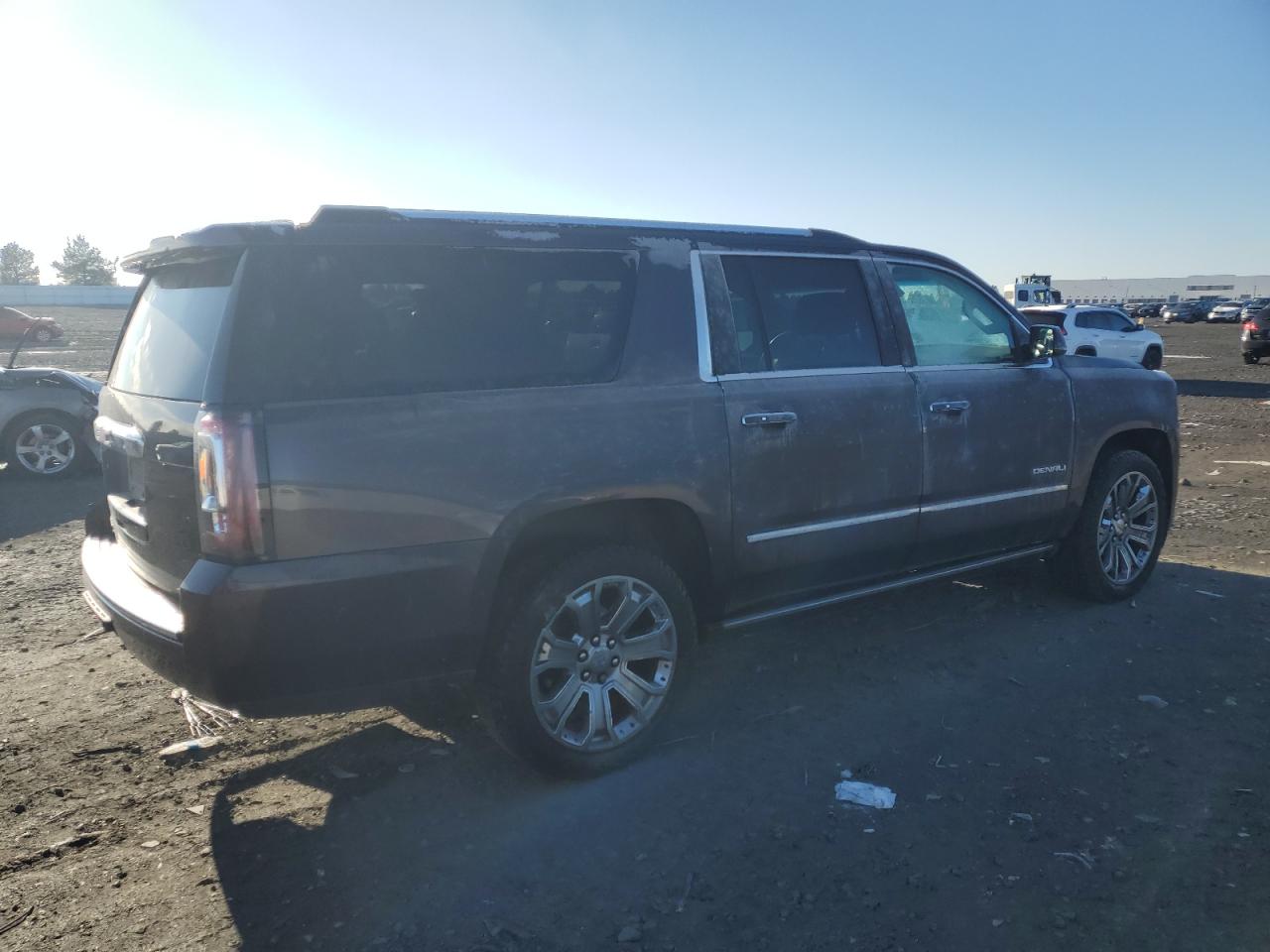 2016 GMC Yukon - Image 3