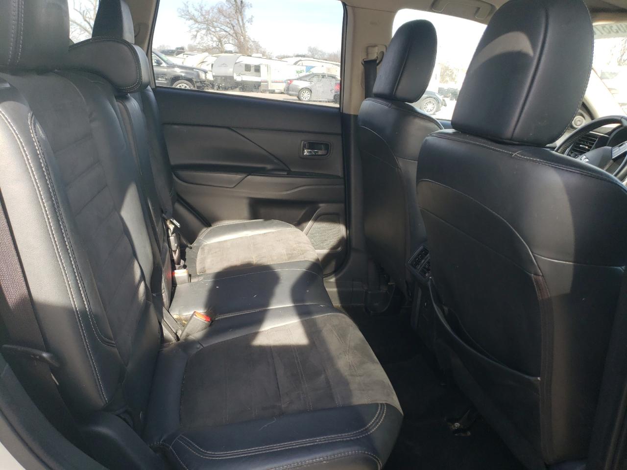 2019 Mitsubishi Outlander - Image 11