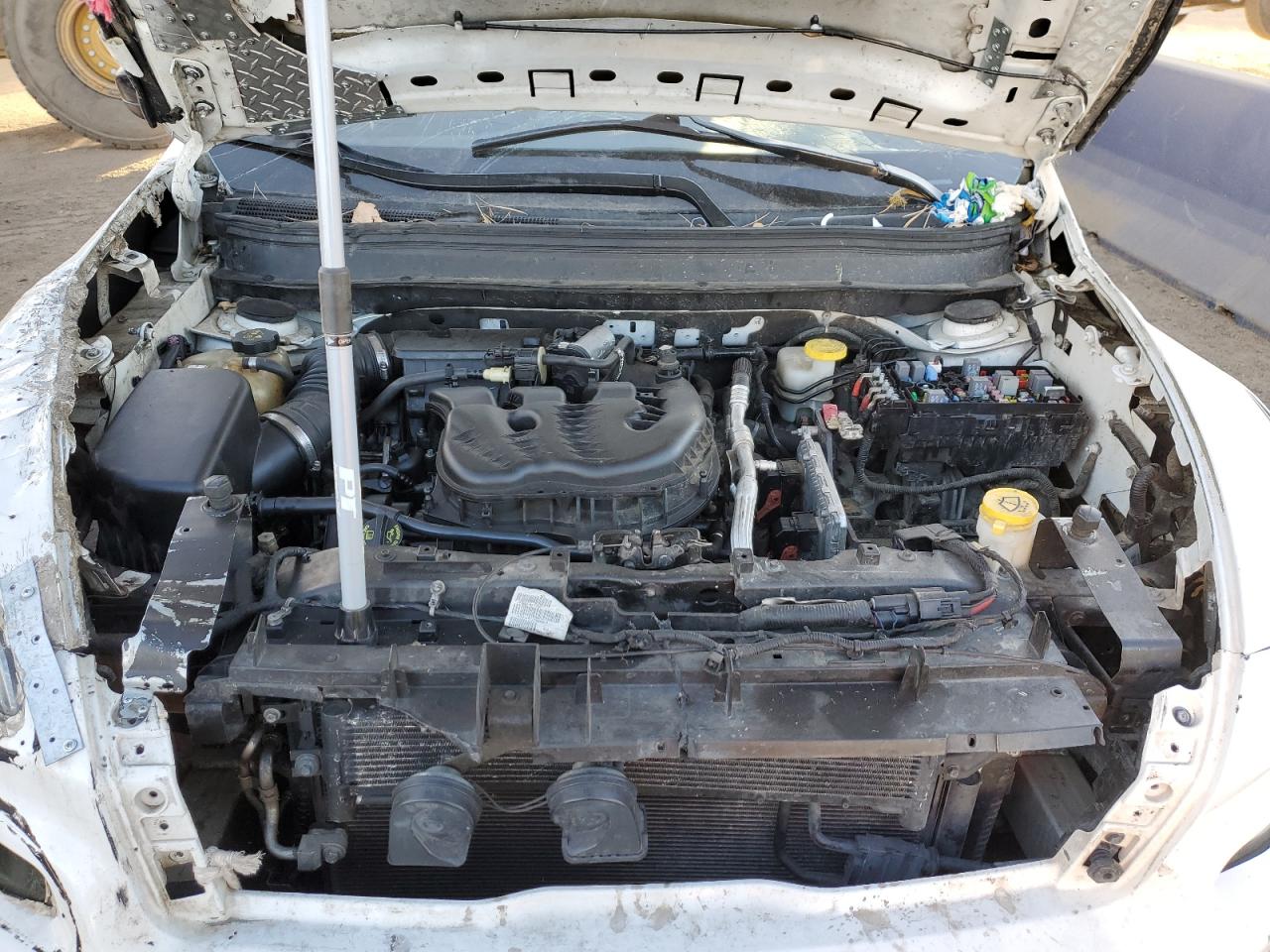 2016 Jeep Grand Cherokee - Image 11