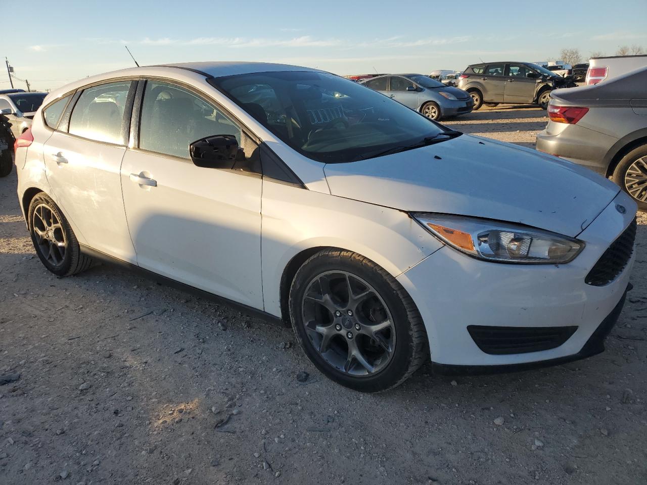 VIN 1FADP3K26FL282509 2015 FORD FOCUS no.4