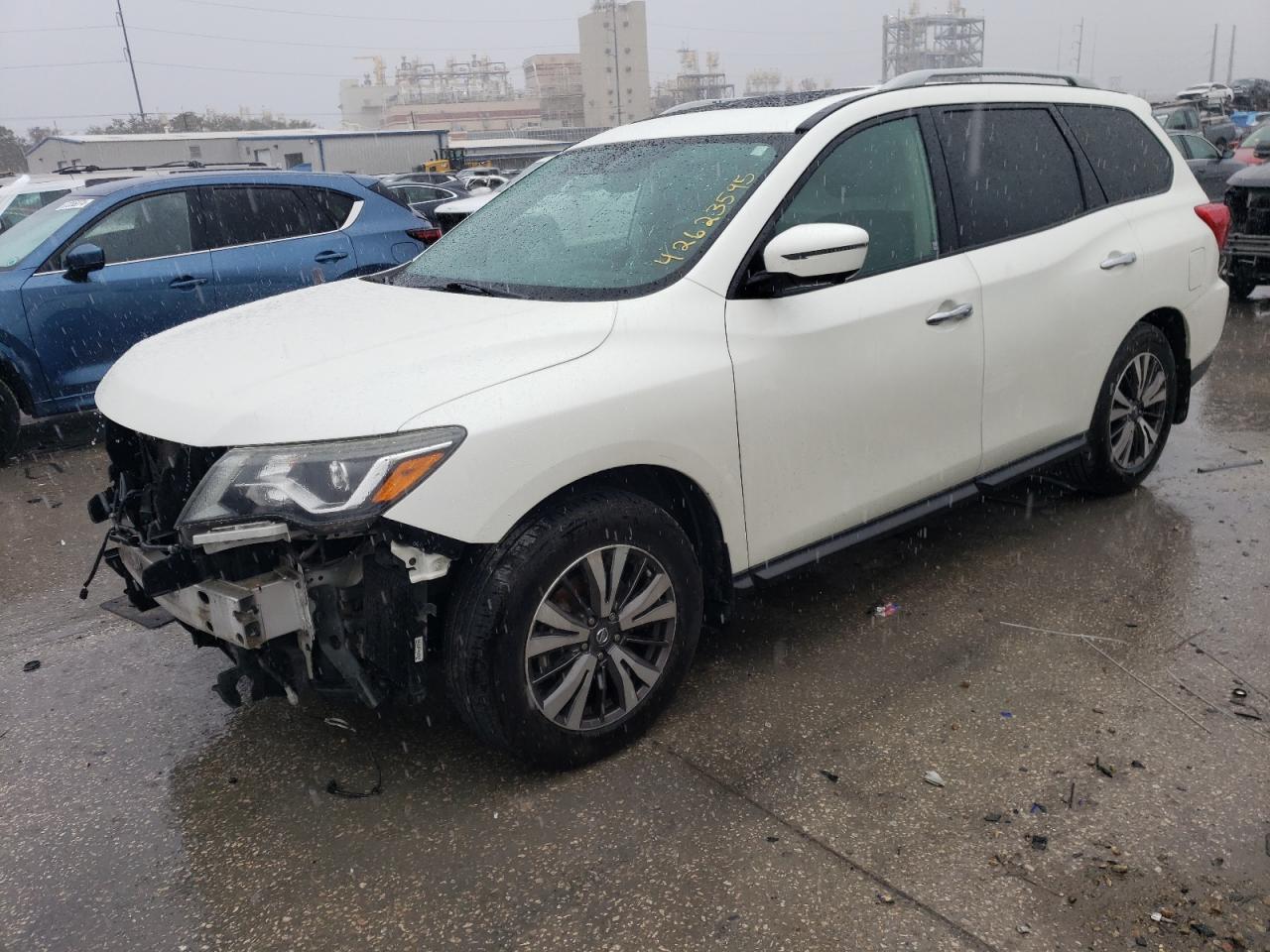 2017 Nissan Pathfinder - Image 1