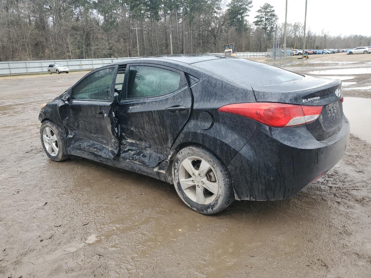2013 Hyundai Elantra - Image 2