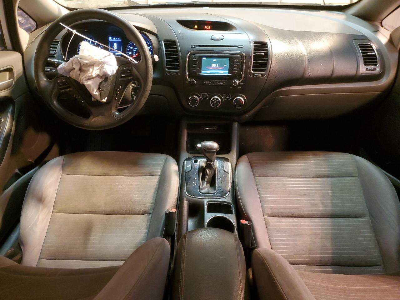 2017 Kia Forte - Image 8