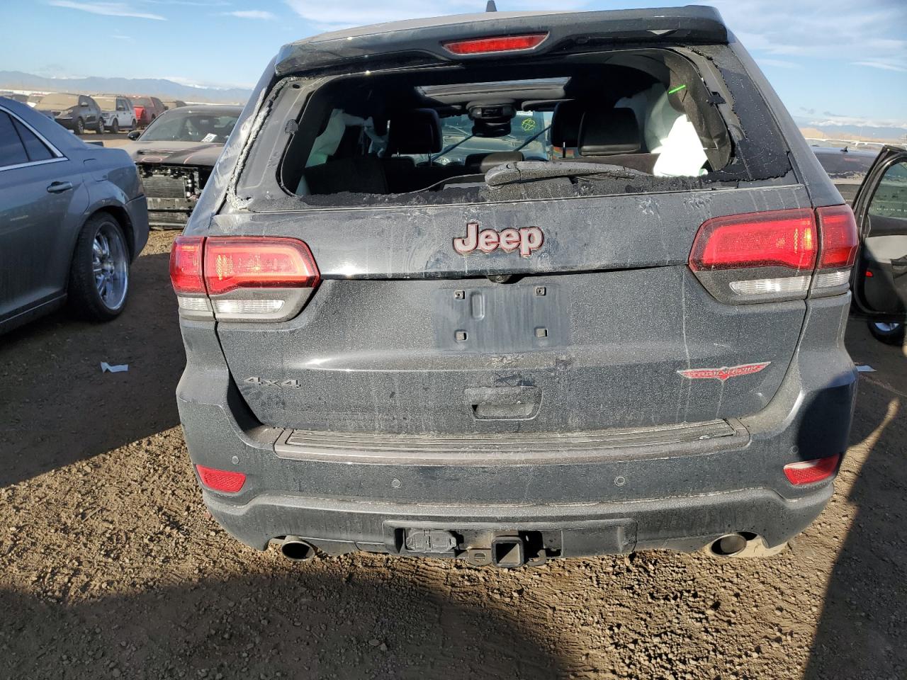 2017 Jeep Grand Cherokee - Image 6