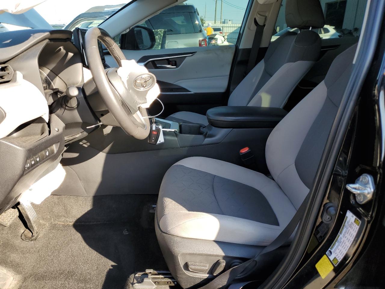 2022 Toyota RAV 4 - Image 7