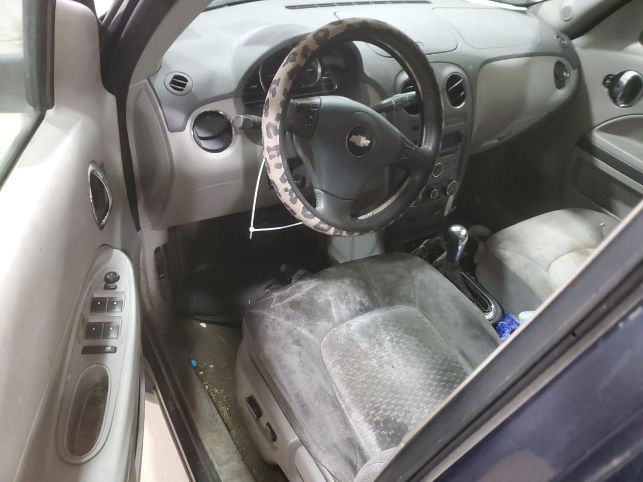 2010 Chevrolet HHR - Image 8