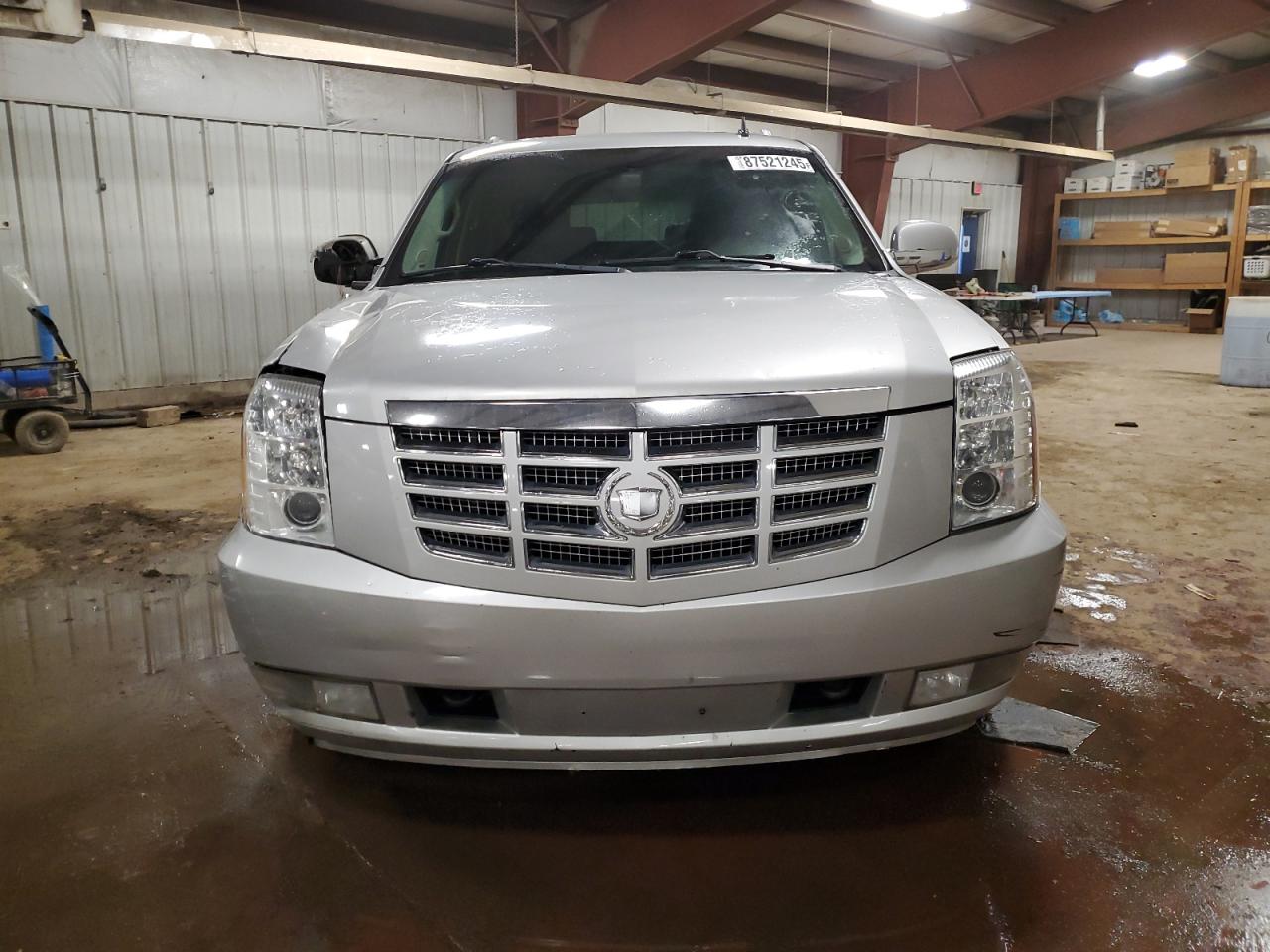 2011 Cadillac Escalade - Image 5
