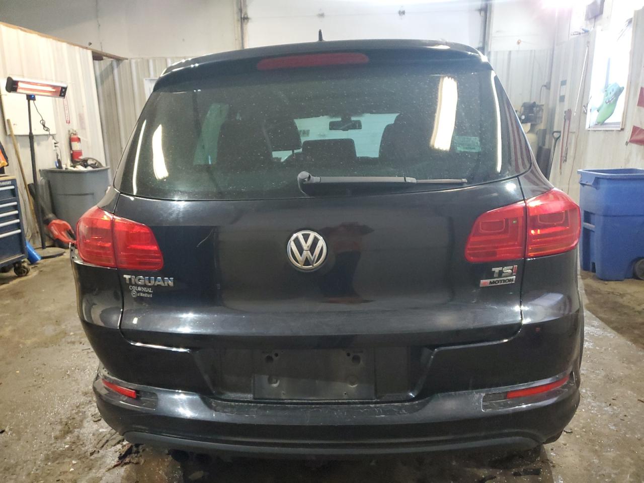 2017 Volkswagen Tiguan - Image 6