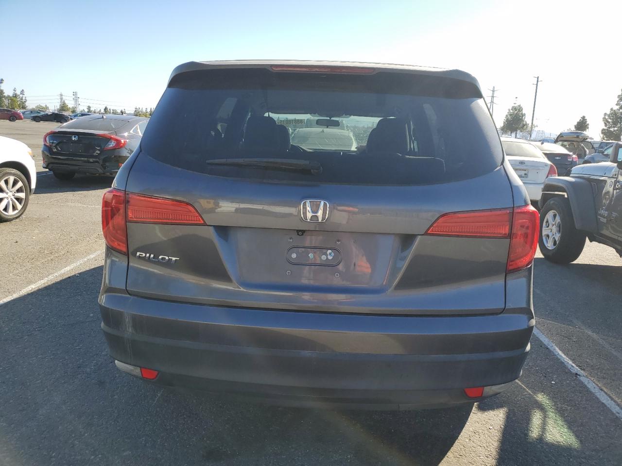 2017 Honda Pilot Lx VIN: 5FNYF5H15HB014856 Lot: 88818015