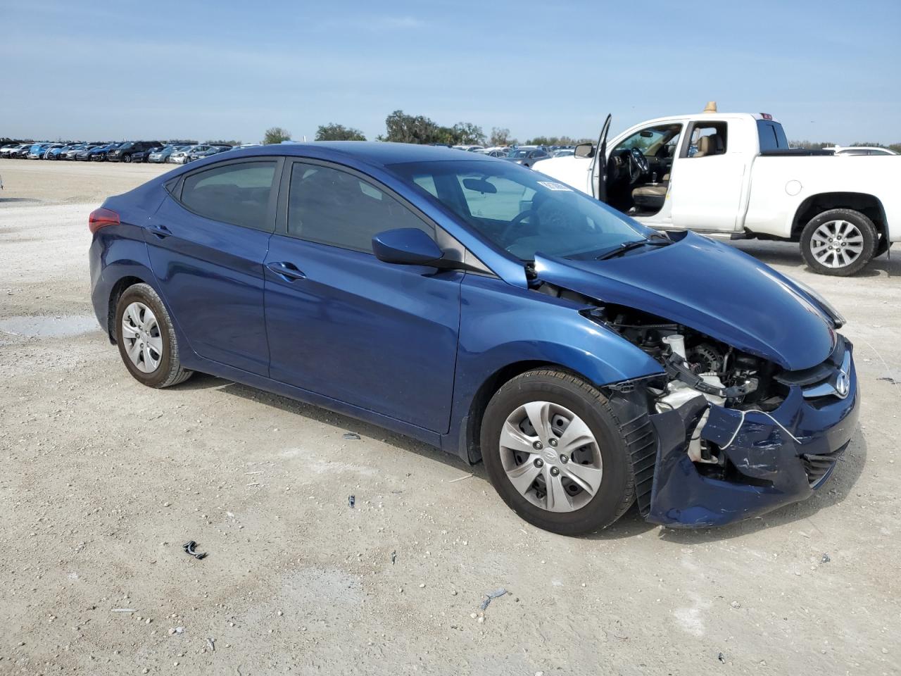 2016 Hyundai Elantra - Image 4