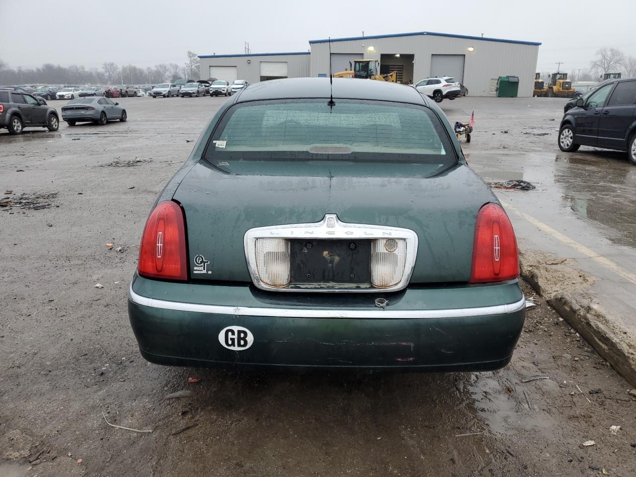 1999 Lincoln Town Car - Image 6